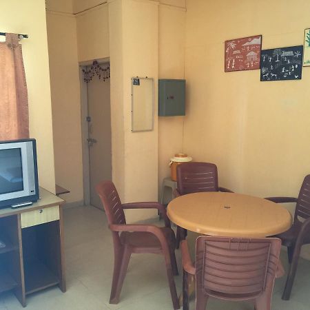 Mtdc Approved Mohiniraj Guest House Nashik Exteriör bild